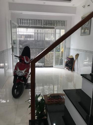 nhà phố Bình Thạnh Bán nhà phố 3 tầng nội thất cơ bản, hẻm xe máy đường Lê Quang Định