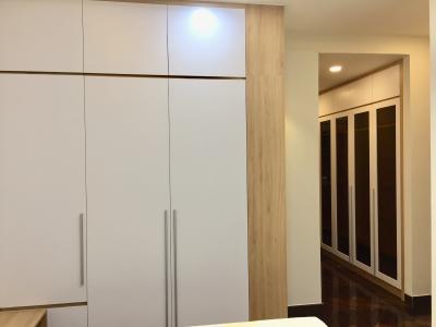 Phòng ngủ Midtown Căn hộ Phú Mỹ Hưng Midtown nội thất cơ bản, ban công hướng Tây Bắc.