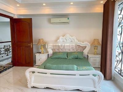 Biệt thự Quận 7 Biệt thự diện tích 130m2 kết cấu 1 trệt 3 lầu, khu vực ven sông mát mẻ.