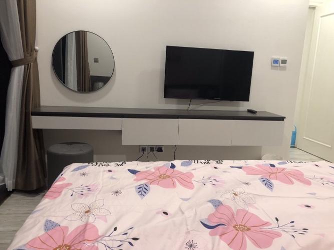 Phòng ngủ căn hộ Vinhomes Golden River Căn hộ Vinhomes Golden River tầng cao view đẹp, đầy đủ nội thất.