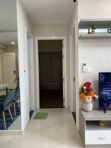 phòng khách căn hộ sài gòn mia Bán căn hộ Saigon Mia thiết kế hiện đại, nội thất đầy đủ.