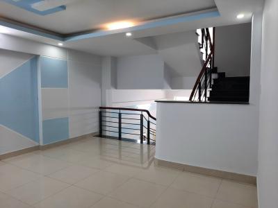 Bên trong nhà phố Phan Huy Ích, Gò Vấp Nhà phố hướng Đông Nam, nằm trong hẻm rộng buôn bán sầm uất