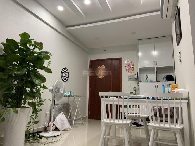 Phòng khách Topaz City Quận 8 Căn hộ Topaz City đầy đủ nội thất, ban công hướng Đông Nam.