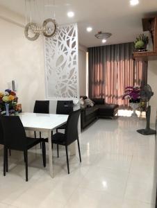 Phòng khách Summer Square, Quận 6 Căn hộ Summer Square view thành phố, nội thất cơ bản.