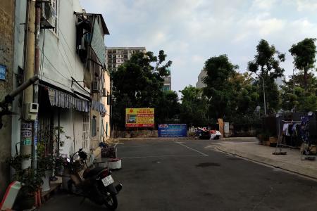 Nhà phố Quận Tân Phú Nhà phố căn góc 2 mặt tiền đường Đỗ Thừa Luông, khu dân cư hiện hữu.