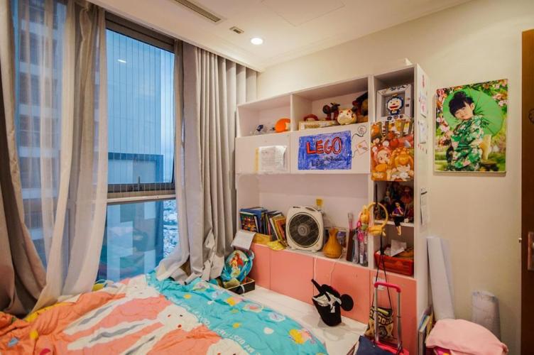 Phòng ngủ Vinhomes Central Park Căn hộ Vinhomes Central Park tầng cao, cửa hướng Đông.