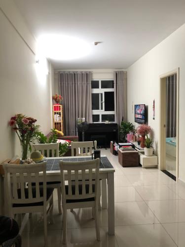 Phòng khách căn hộ Sunview Town, Thủ Đức Căn hộ Sunview Town cửa hướng Đông Bắc, đầy đủ nội thất.