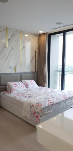 phòng ngủ Vinhomes Golden River Căn hộ Vinhomes Golden River tầng trung, nội thất đầy đủ
