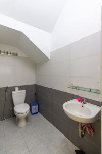 Nhà phố quận 7 Nhà phố mặt tiền hướng Nam, khu dân cư an ninh yên tĩnh.