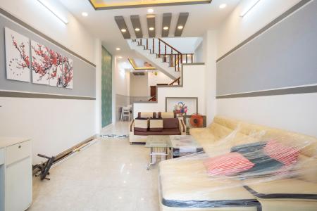 Phòng khách nhà phố đường Đào Tông Nguyên, Nhà Bè Nhà phố hướng Tây Bắc diện tích 108m2, hẻm xe hơi rộng.