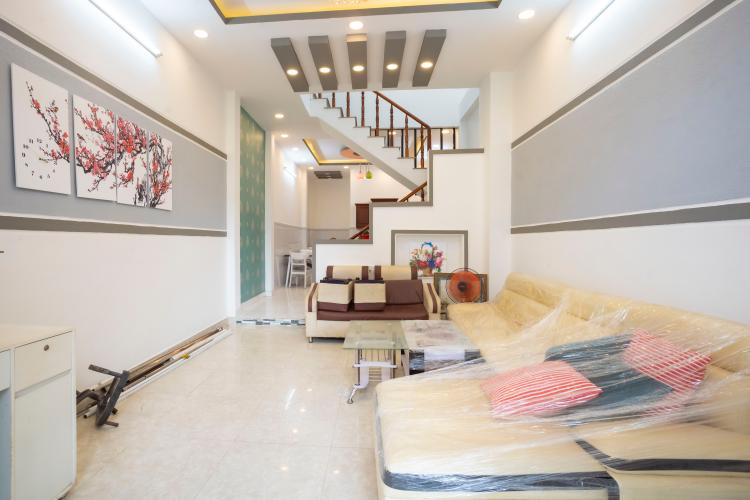 Phòng khách nhà phố đường Đào Tông Nguyên, Nhà Bè Nhà phố hướng Tây Bắc diện tích 108m2, hẻm xe hơi rộng.