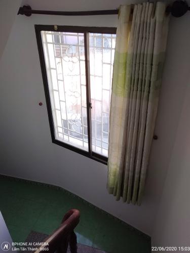 Cửa sổ Bán nhà phố đường Nguyễn Đình Chính phường 15 quận Phú Nhuận, diện tích đất 35.1m2, sổ hồng 