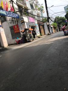 Hẻm nhà phố Gò Vấp Nhà phố cửa hướng Đông hẻm xe hơi rộng, kết cấu 3 tầng.