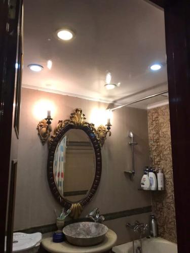 Toilet The Manor Quận Bình Thạnh Căn hộ The Manor hướng Nam, nội thất cơ bản.