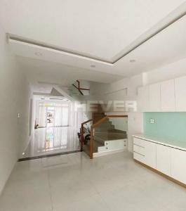 Nhà phố Quận 7 Nhà phố thiết kế kỹ lưỡng có 1 trệt 3 lầu diện tích 72m2, nội thất cơ bản.