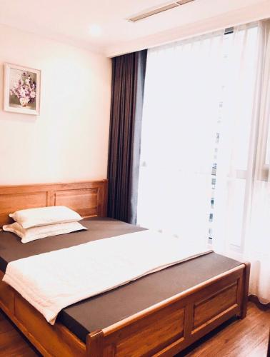 Căn hộ Vinhomes Central Park Bình Thạnh Căn hộ Vinhomes Central Park tầng 26 nội thất đầy đủ, ban công hướng Đông Nam