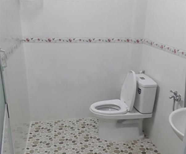 Phòng tắm nhà phố Nhà phố diện tích đất 3.8mx11m hẻm xe hơi 4m, hướng Đông.