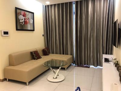 Phòng khách căn hộ Vinhomes Central Park, Quận Bình Thạnh Căn hộ Vinhomes Central Park cửa hướng Tây Bắc, nội thất cơ bản.