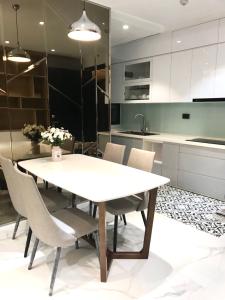 Bếp căn hộ Feliz En Vista Bán căn hộ Feliz En Vista nội thất đầy đủ, ban công thoáng mát.