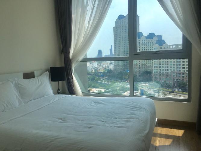 Phòng ngủ Vinhomes Central Park Căn hộ Vinhomes Central Park tầng trung, view thành phố.