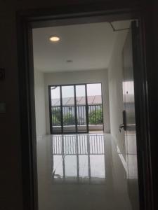 Phòng khách Safira Khang Điền Bán căn hộ Safira Khang Điền tầng cao, ban công thoáng mát.