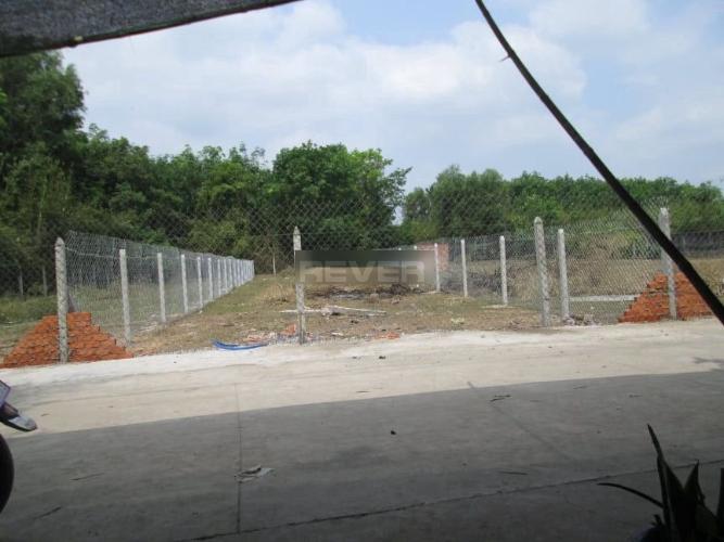 Đường trước đất nền Huyện Củ Chi Đất nền diện tích 411m2, khu dân cư đông đúc cách Quốc lộ 22 chỉ 900m.