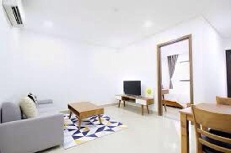 Phòng khách của căn hộ dịch vụ quận 10 Cho thuê căn hộ dịch vụ đường Ba tháng Hai, Quận 10, diện tích 35m2, cách Nhà hát Hòa Bình 200m