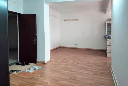 Phòng ngủ căn hộ chung cư Đông Hưng Căn hộ chung cư Đông Hưng tầng trung, cửa hướng Đông Bắc.