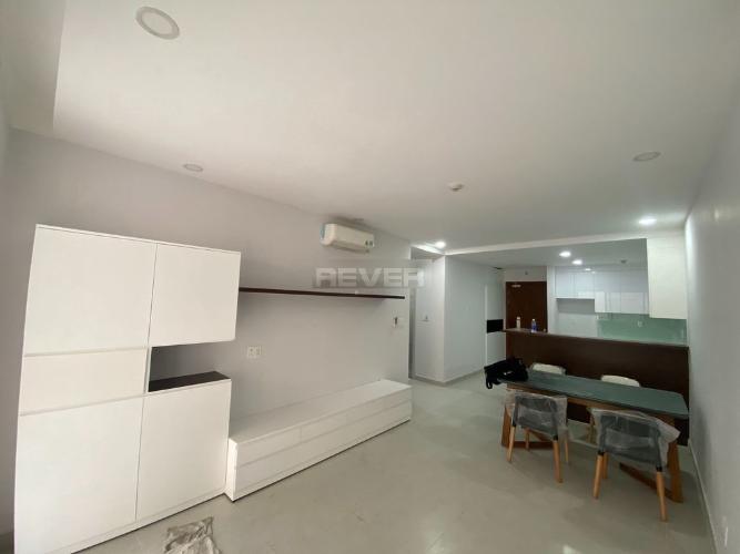 Phòng khách căn hộ The Gold View Căn hộ The Gold View view nội khu yên tĩnh, ban công hướng Đông Nam.