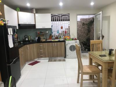 Phòng bếp Nhà phố hẻm rộng 3m hướng Tây, diện tích 95.85m2.