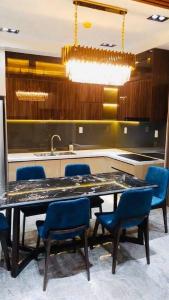 Bếp căn hộ Saigon South Residences  Căn hộ Saigon South Residence hướng Tây, diện tích 71.32m²