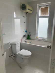 Phòng tắm căn hộ Terra Rosa Bán căn hộ cao cấp 2 phòng ngủ Terra Rosa, thiết kế hiện đại, tiện ích đầy đủ, bàn giao ngay.