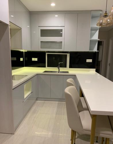 Phòng bếp Diamond Island Quận 2  Căn hộ Diamond Island tầng trung, view thành phố lung linh về đêm.