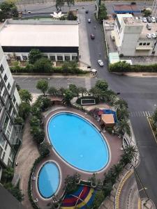 View ban công căn hộ  Vinhomes Central Park, Quận Bình Thạnh Căn hộ Vinhomes Central Park ban công rộng rãi, view thành phố tuyệt đẹp.