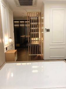 Căn hộ Terra Royal, Quận 3 Căn hộ Terra Royal tầng cao, nội thất cao cấp.