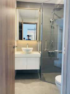 Phòng tắm căn hộ Sunwah Pearl, Bình Thạnh Căn hộ Sunwah Pearl cửa hướng Tây Bắc view thoáng mát, nội thất cơ bản.