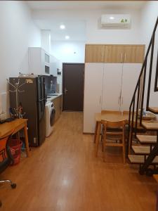 không gian căn hộ The Sun Avenue Căn hộ Officetel The Sun Avenue view nội khu, nội thất đầy đủ.