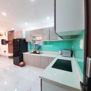 Phòng bếp The Botanica, Tân Bình Căn hộ The Botanica tầng trung, view thành phố sầm uất.