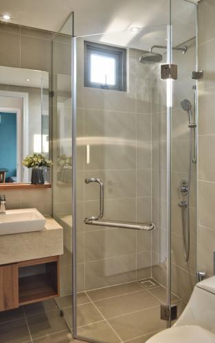 Toilet căn hộ DIAMOND ISLAND - ĐẢO KIM CƯƠNG Căn hộ Diamond Island - Đảo Kim Cương 2PN, diện tích 72m2, đầy đủ nội thất, view thoáng