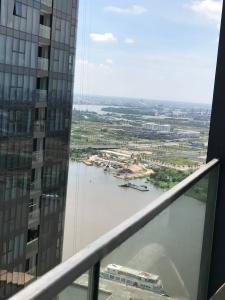 view Vinhomes Golden River Office-tel Vinhomes Golden River tầng cao, 1PN, đầy đủ nội thất