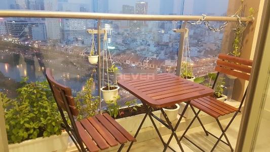 View căn hộ Masteri Millennium, Quận 4 Căn hộ Masteri Millennium tầng cao, view sông Bến Vân Đồn và cầu Ông Lãnh.