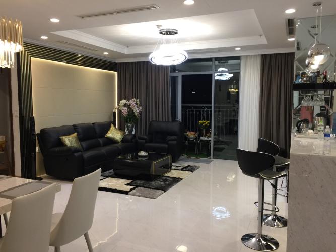 Phòng khách Vinhomes Central Park Căn hộ Vinhomes Central Park tầng trung, đầy đủ nội thất.