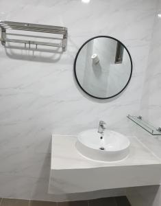 phòng vệ sinh căn hộ SAIGON SOUTH RESIDENCE Cho thuê căn hộ Saigon South Residence 2PN, diện tích 74m2, đầy đủ nội thất, view nội khu