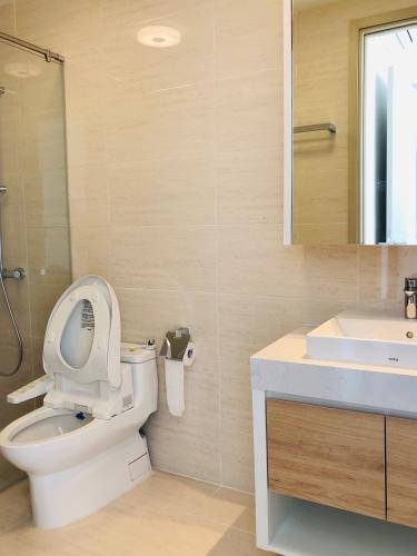 IMG-2117 Cho thuê căn hộ New City Thủ Thiêm 3PN, tầng 20, tháp Venice, nội thất cơ bản, view hồ bơi và sông Sài Gòn