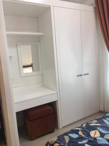 Phòng ngủ The Manor, Bình Thạnh Căn hộ The Manor đầy đủ nội thất, ban công hướng Đông Nam.