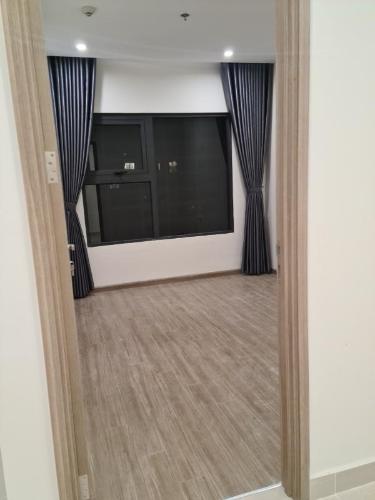 Căn hộ Vinhomes Grand Park, Quận 9 Căn hộ Vinhomes Grand Park tầng 24 nội thất cơ bản, cửa hướng Đông Bắc.