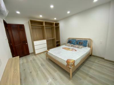 Phòng ngủ căn hộ chung cư Khánh Hội 1 Căn hộ chung cư Khánh Hội view thành phố sầm uất, nội thất đầy đủ.