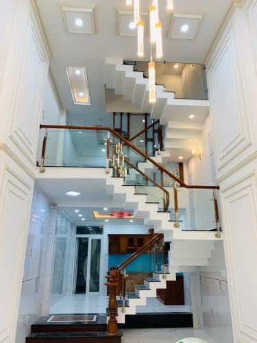 Không gian nhà phố Nhà phố khu Lux Home Gardens diện tích sử dụng 220m2, hướng Tây.