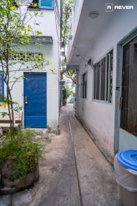 Hẻm nhà phố Nguyễn Thượng Hiền, Phú Nhuận Nhà phố hẻm hướng Tây Nam, có sân trước rộng rãi, bàn giao sổ hồng.