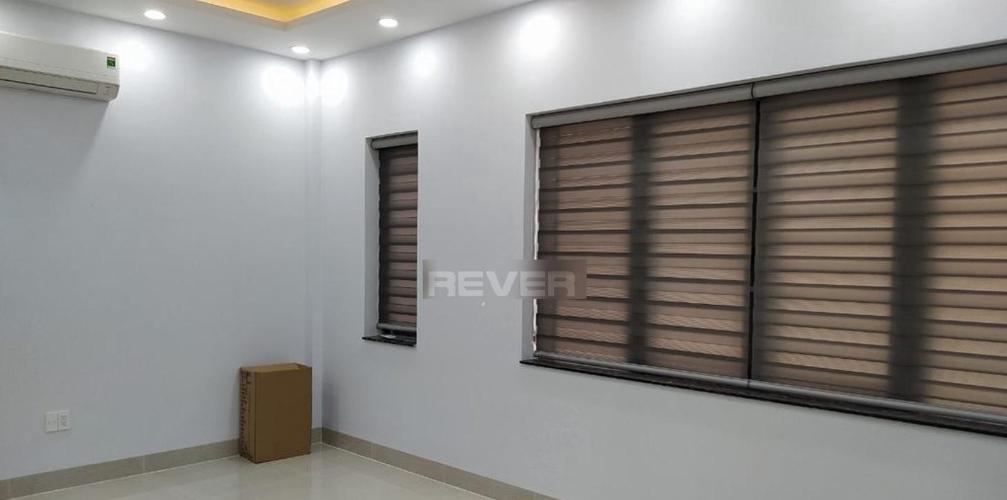 Không gian mặt bằng kinh doanh quận Thủ Đức Mặt bằng kinh doanh hướng Nam đường nhà lộ giới 25m, nội thất cơ bản.